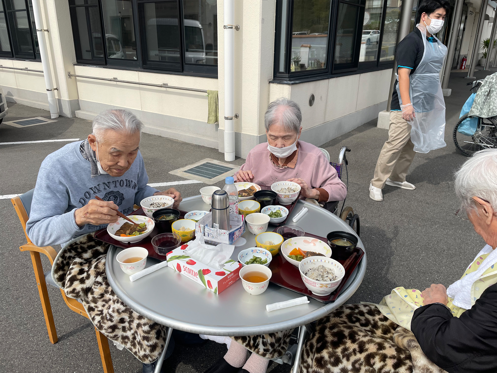 お外でランチ　～通所～