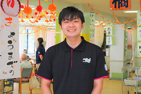 デイサービスセンター  介護士　山岡祥英